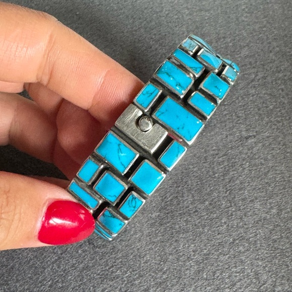 Jewelry - Vintage Sterling silver and turquoise hinged bracelet